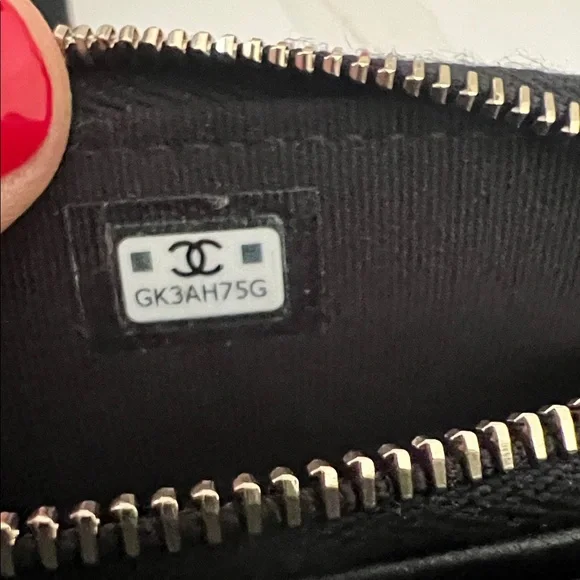 Chanel Black Quilted Phone Holder with Gold Chain - Picture 10 of 10